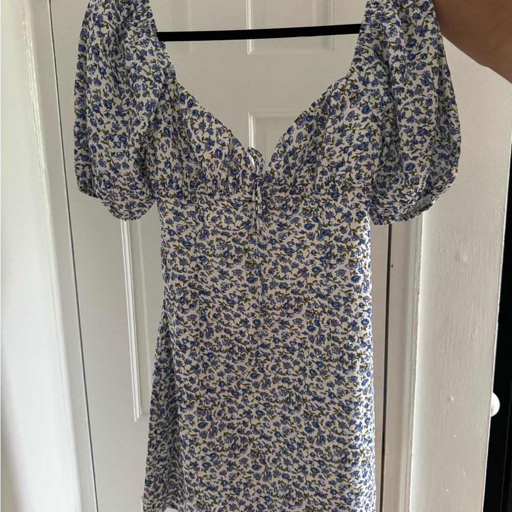 Elegant Blue Floral Mini Dress